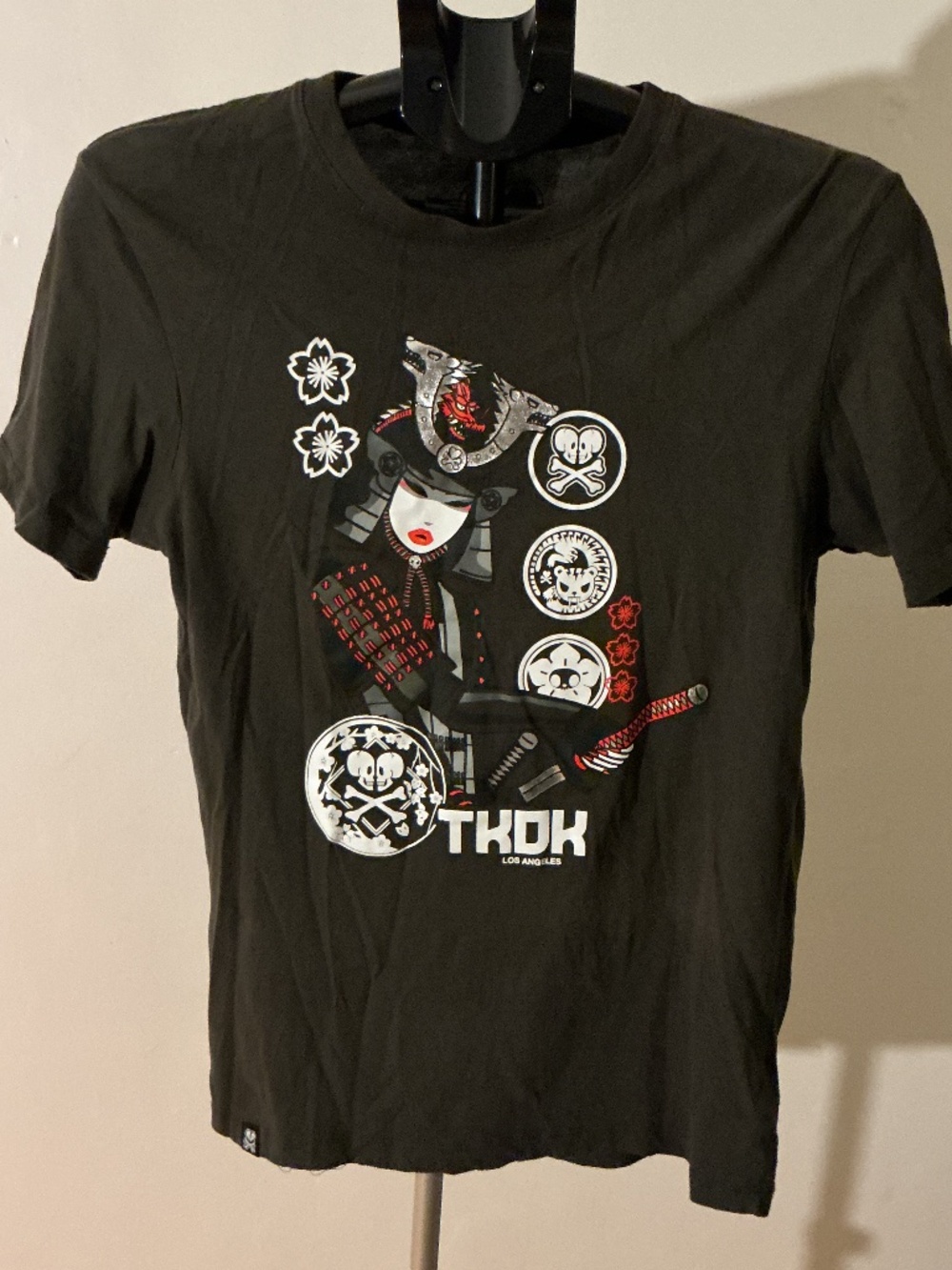Men’s Small Black TokiDoki “tokidoki girl” Samurai Tsh